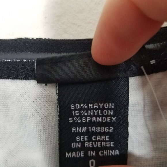 NWT Torrid Black Paisley Off Shoulder Babydoll Top Blouse Size 0 - Picture 7 of 7